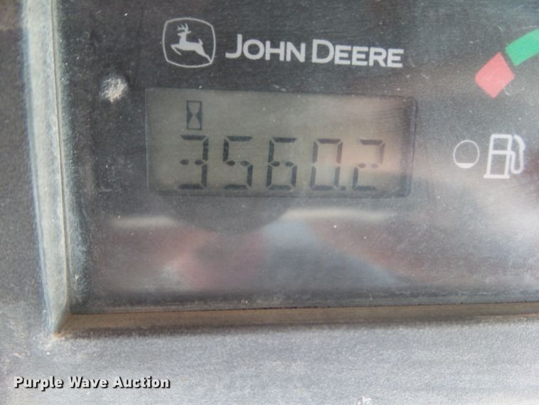 image for item DF0904 2005 John Deere 325  skid steer loader