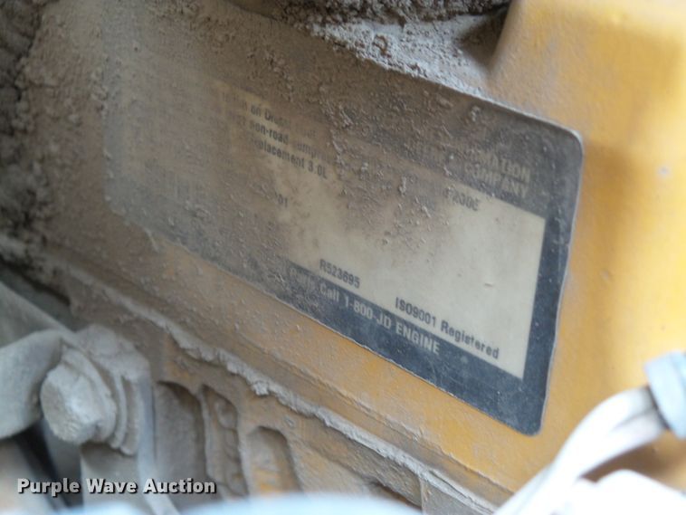 image for item DF0904 2005 John Deere 325  skid steer loader