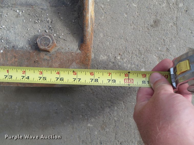 image for item DF0904 2005 John Deere 325  skid steer loader