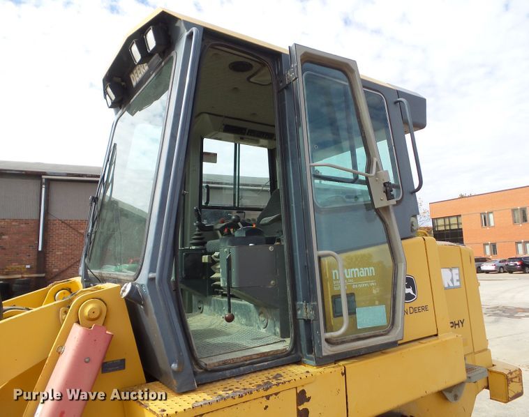 image for item DF0905 2004 John Deere 655C  Series II track loader