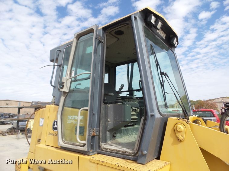 image for item DF0905 2004 John Deere 655C  Series II track loader