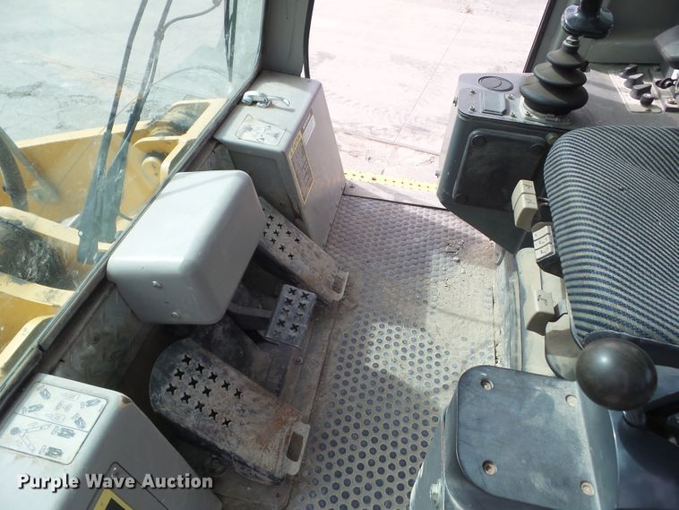 image for item DF0905 2004 John Deere 655C  Series II track loader