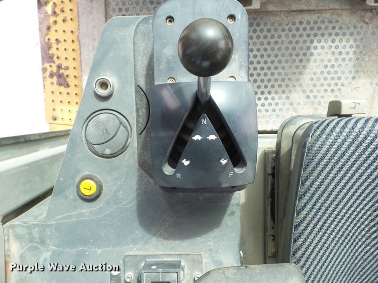 image for item DF0905 2004 John Deere 655C  Series II track loader