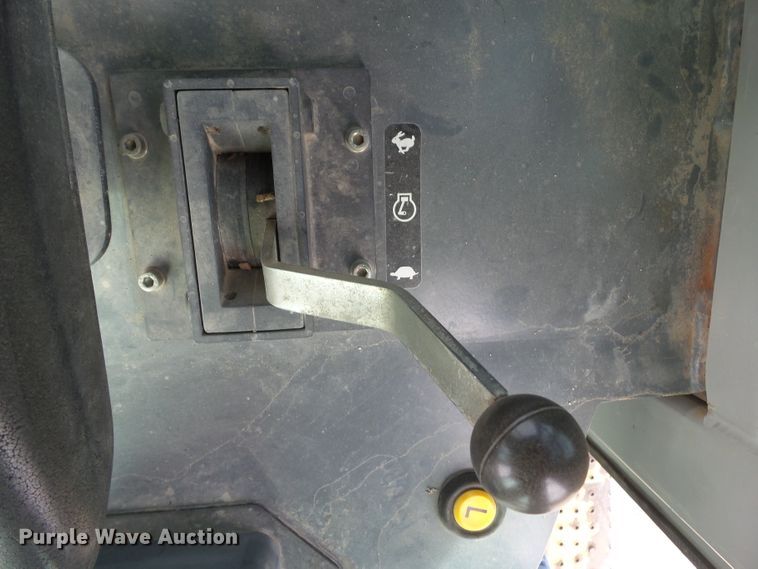 image for item DF0905 2004 John Deere 655C  Series II track loader