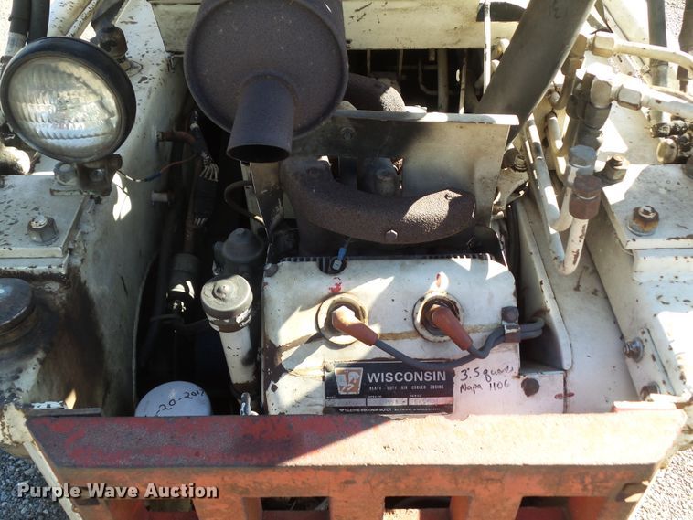 image for item DF0907 1974 Bobcat M-610  skid steer loader