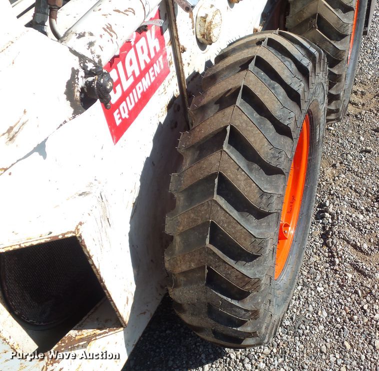 image for item DF0907 1974 Bobcat M-610  skid steer loader