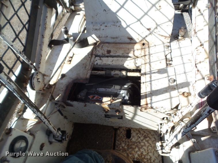 image for item DF0907 1974 Bobcat M-610  skid steer loader