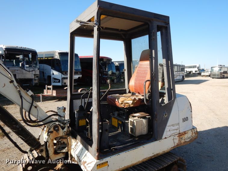 image for item DH0196 1988 Bobcat 100  mini excavator