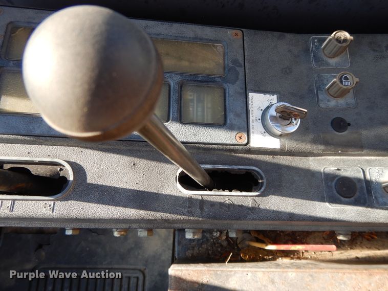 image for item DH0196 1988 Bobcat 100  mini excavator