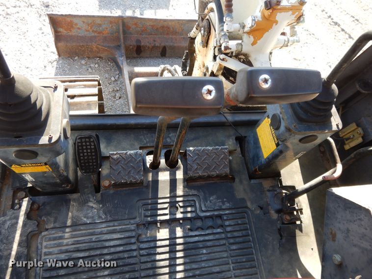 image for item DH0196 1988 Bobcat 100  mini excavator