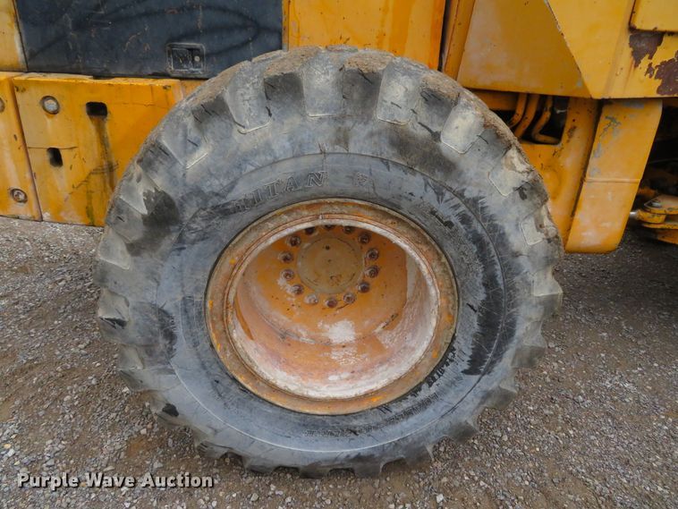 image for item DH3974 1984 John Deere 644C  wheel loader