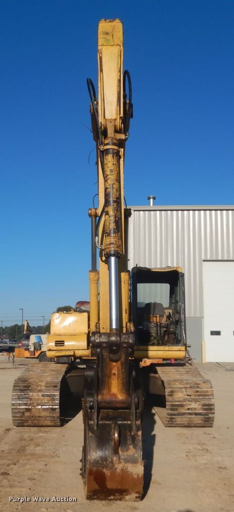 image for item DH5214 2000 Komatsu PC220LC-6LE  excavator