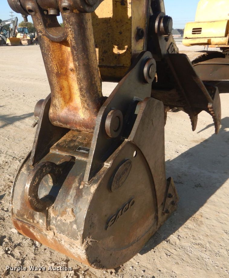 image for item DH5214 2000 Komatsu PC220LC-6LE  excavator