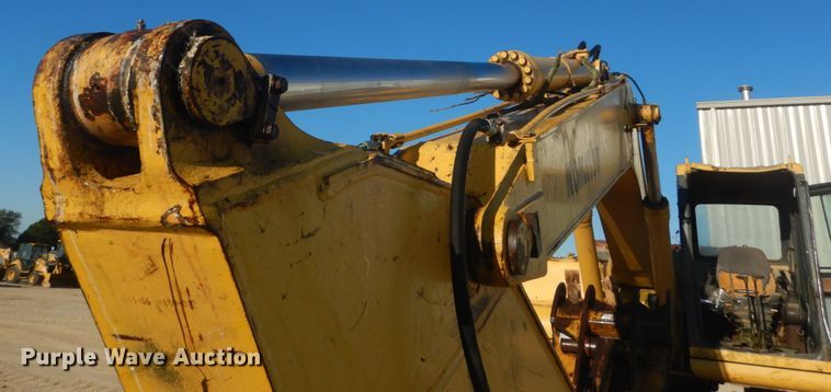 image for item DH5214 2000 Komatsu PC220LC-6LE  excavator
