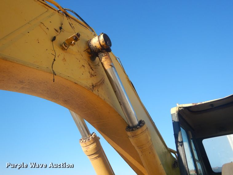 image for item DH5214 2000 Komatsu PC220LC-6LE  excavator