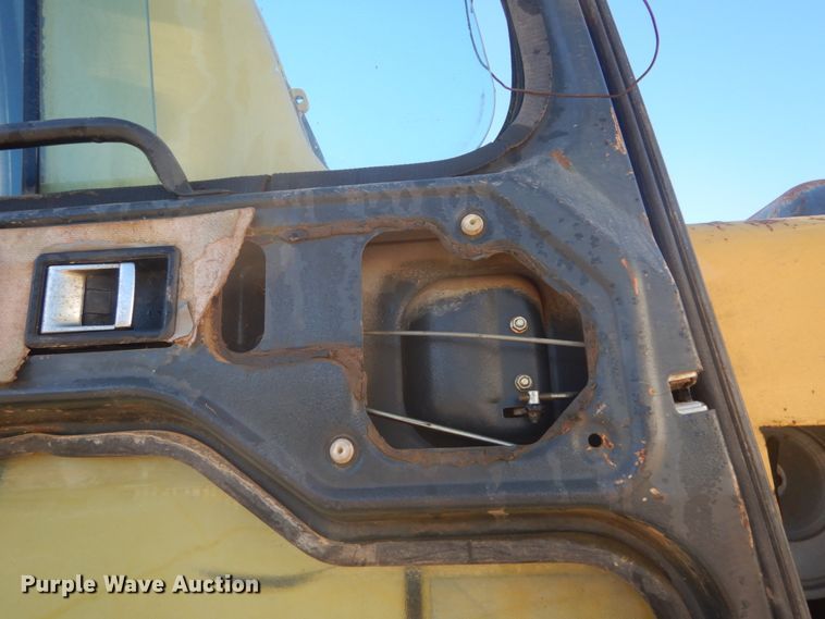 image for item DH5214 2000 Komatsu PC220LC-6LE  excavator