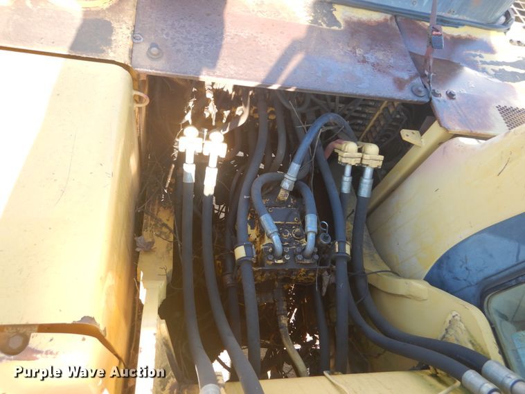 image for item DH5214 2000 Komatsu PC220LC-6LE  excavator