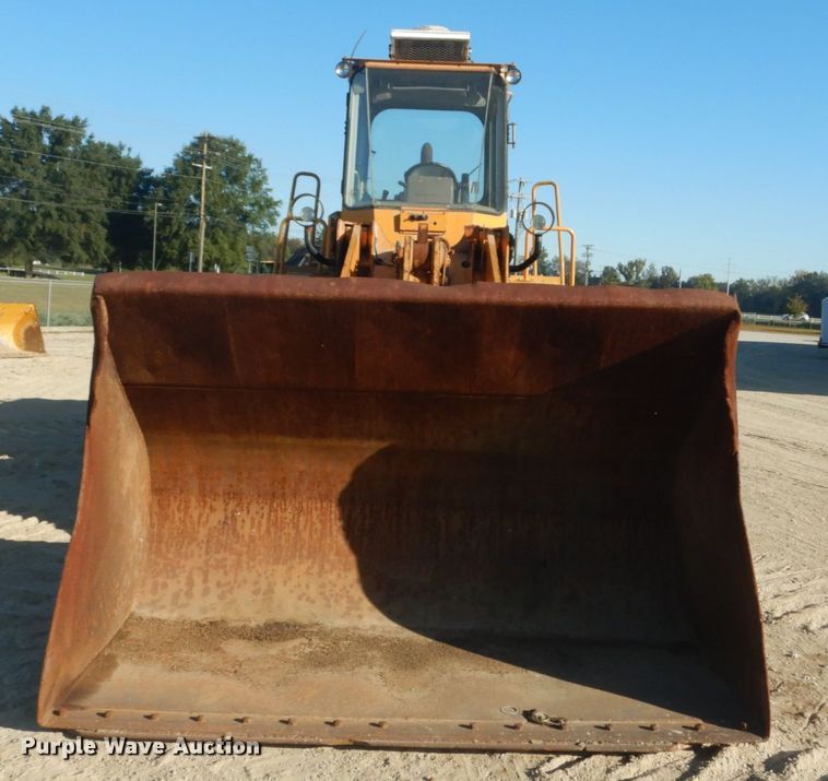 image for item DH5215 2001 Hyundai HL750XTD  wheel loader