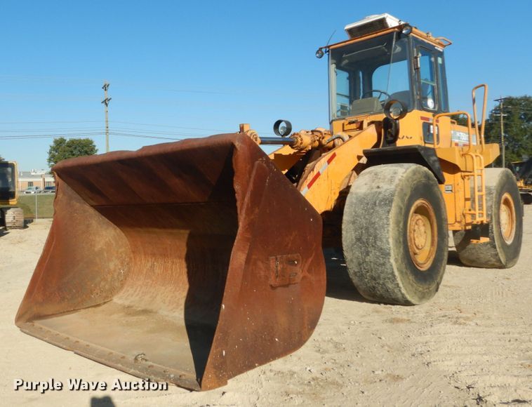 image for item DH5215 2001 Hyundai HL750XTD  wheel loader