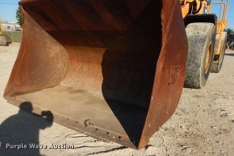 image for item DH5215 2001 Hyundai HL750XTD  wheel loader