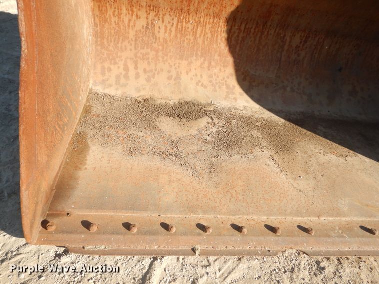 image for item DH5215 2001 Hyundai HL750XTD  wheel loader