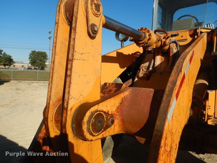 image for item DH5215 2001 Hyundai HL750XTD  wheel loader