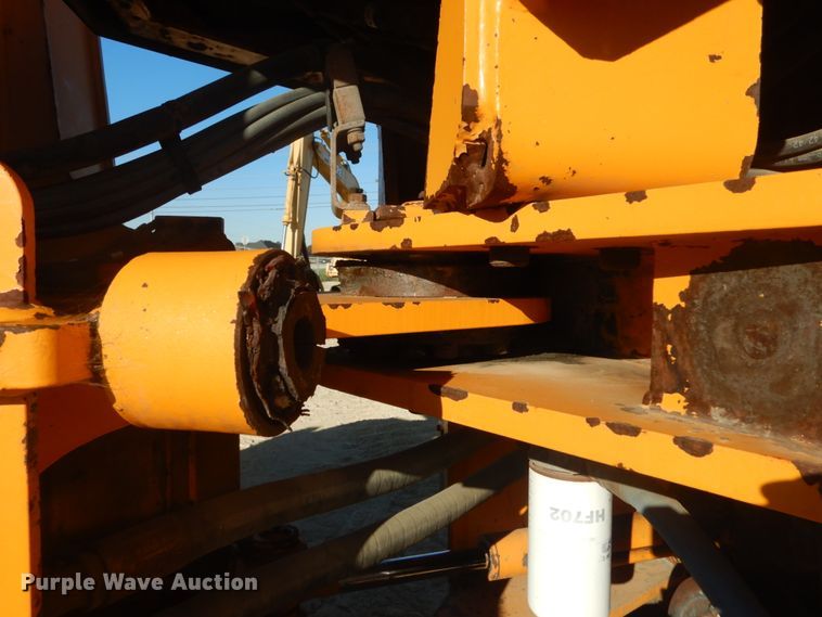 image for item DH5215 2001 Hyundai HL750XTD  wheel loader