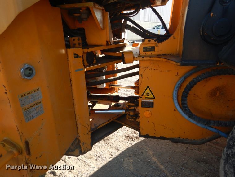 image for item DH5215 2001 Hyundai HL750XTD  wheel loader