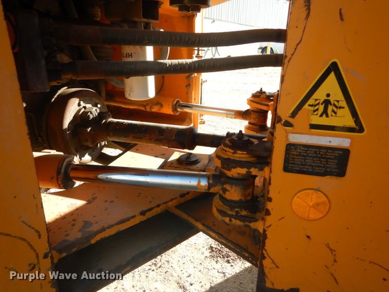 image for item DH5215 2001 Hyundai HL750XTD  wheel loader