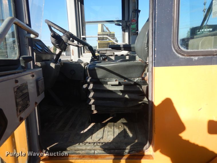 image for item DH5215 2001 Hyundai HL750XTD  wheel loader