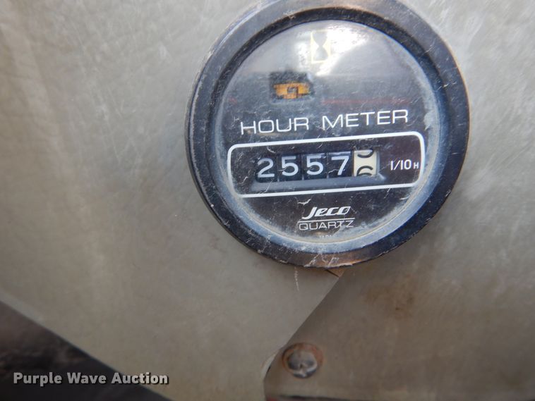 image for item DH5215 2001 Hyundai HL750XTD  wheel loader