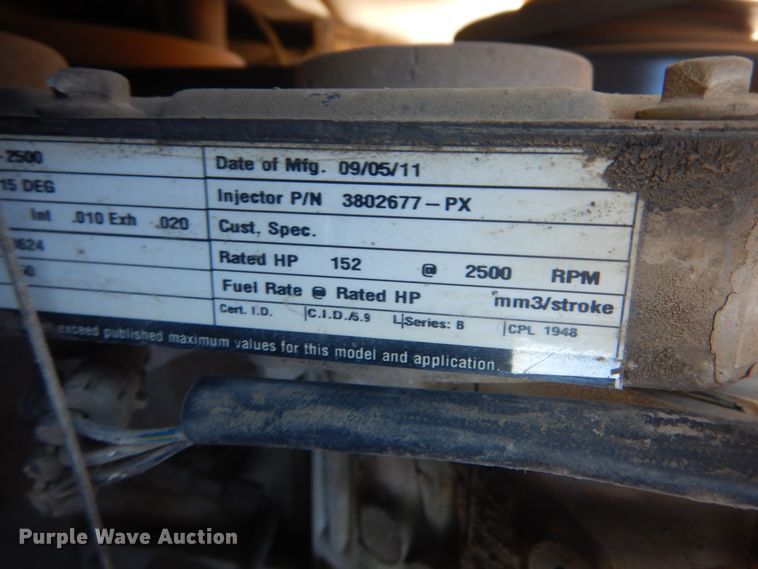 image for item DH5215 2001 Hyundai HL750XTD  wheel loader