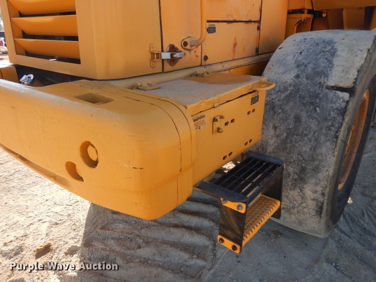 image for item DH5215 2001 Hyundai HL750XTD  wheel loader