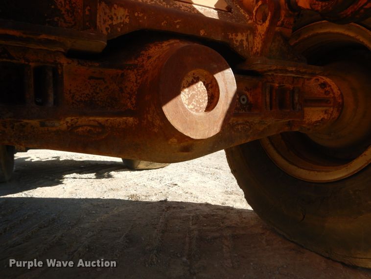 image for item DH5215 2001 Hyundai HL750XTD  wheel loader