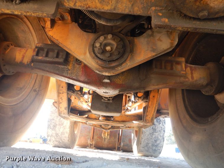 image for item DH5215 2001 Hyundai HL750XTD  wheel loader