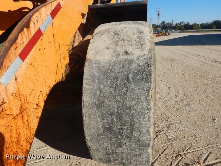 image for item DH5215 2001 Hyundai HL750XTD  wheel loader