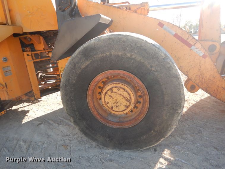 image for item DH5215 2001 Hyundai HL750XTD  wheel loader