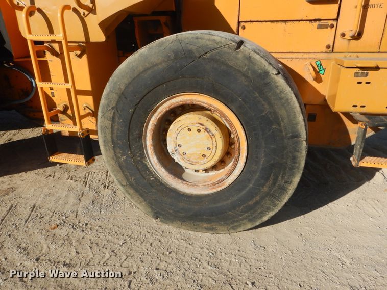 image for item DH5215 2001 Hyundai HL750XTD  wheel loader