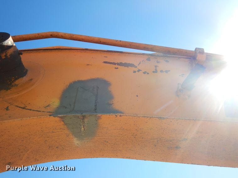 image for item DH5216 2004 Case CX135SR  excavator