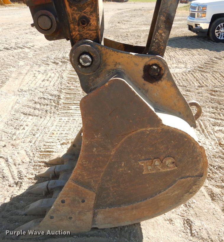 image for item DH5216 2004 Case CX135SR  excavator