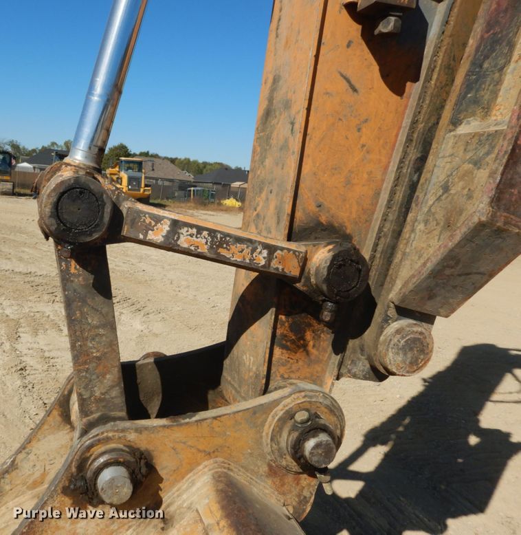 image for item DH5216 2004 Case CX135SR  excavator