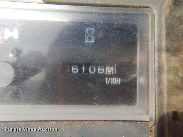 image for item DH5216 2004 Case CX135SR  excavator