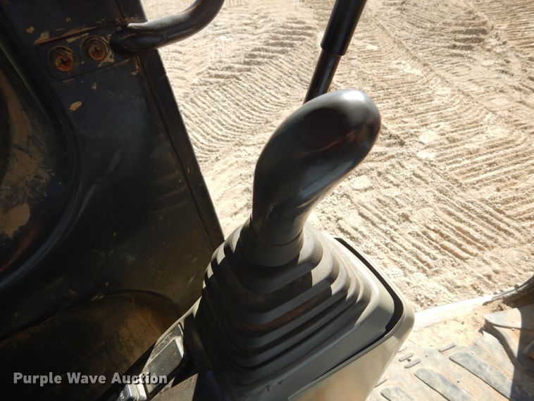 image for item DH5216 2004 Case CX135SR  excavator