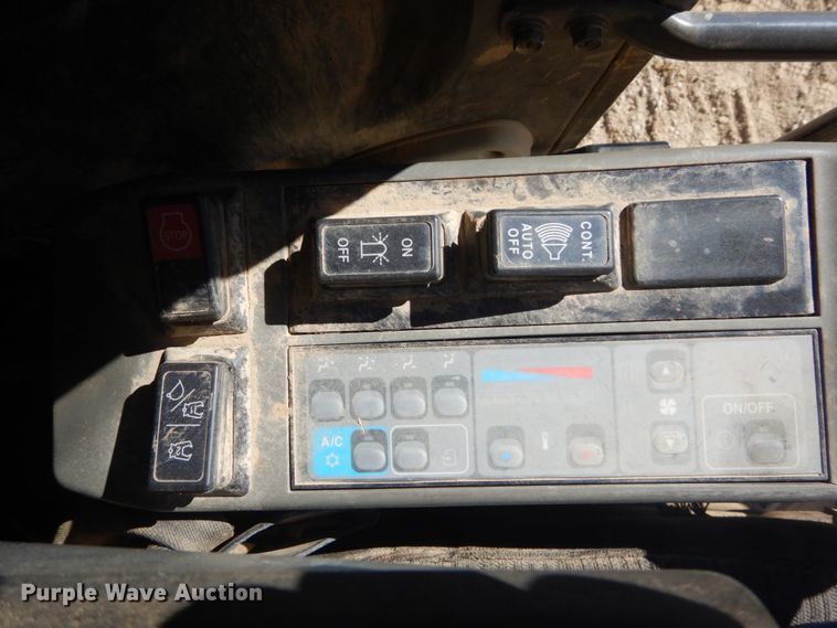 image for item DH5216 2004 Case CX135SR  excavator