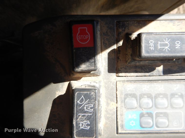 image for item DH5216 2004 Case CX135SR  excavator