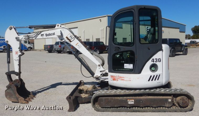 image for item DH5217 2006 Bobcat 430  mini excavator