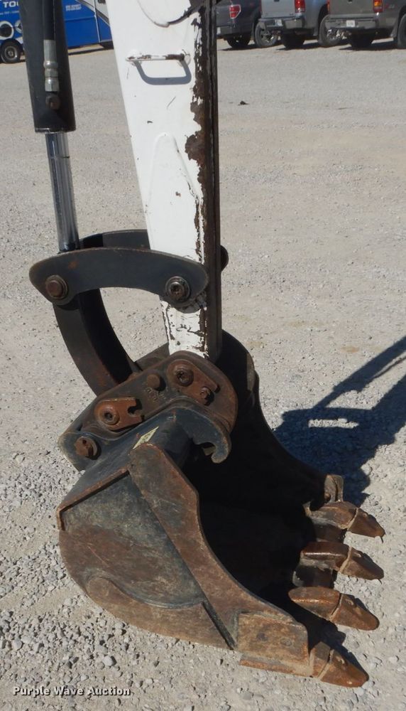 image for item DH5217 2006 Bobcat 430  mini excavator