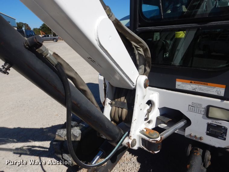 image for item DH5217 2006 Bobcat 430  mini excavator
