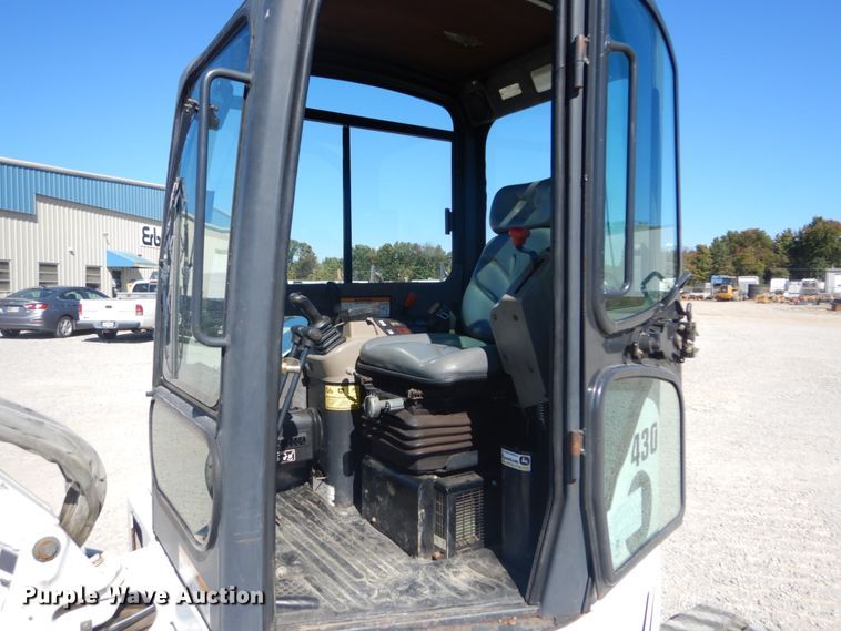 image for item DH5217 2006 Bobcat 430  mini excavator