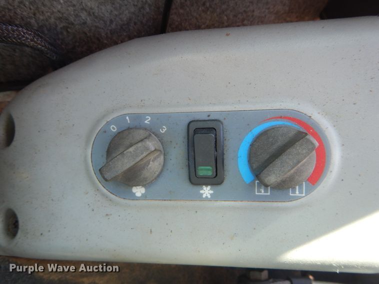 image for item DH5217 2006 Bobcat 430  mini excavator